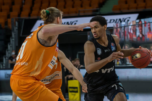 更是关于一 更是关于一