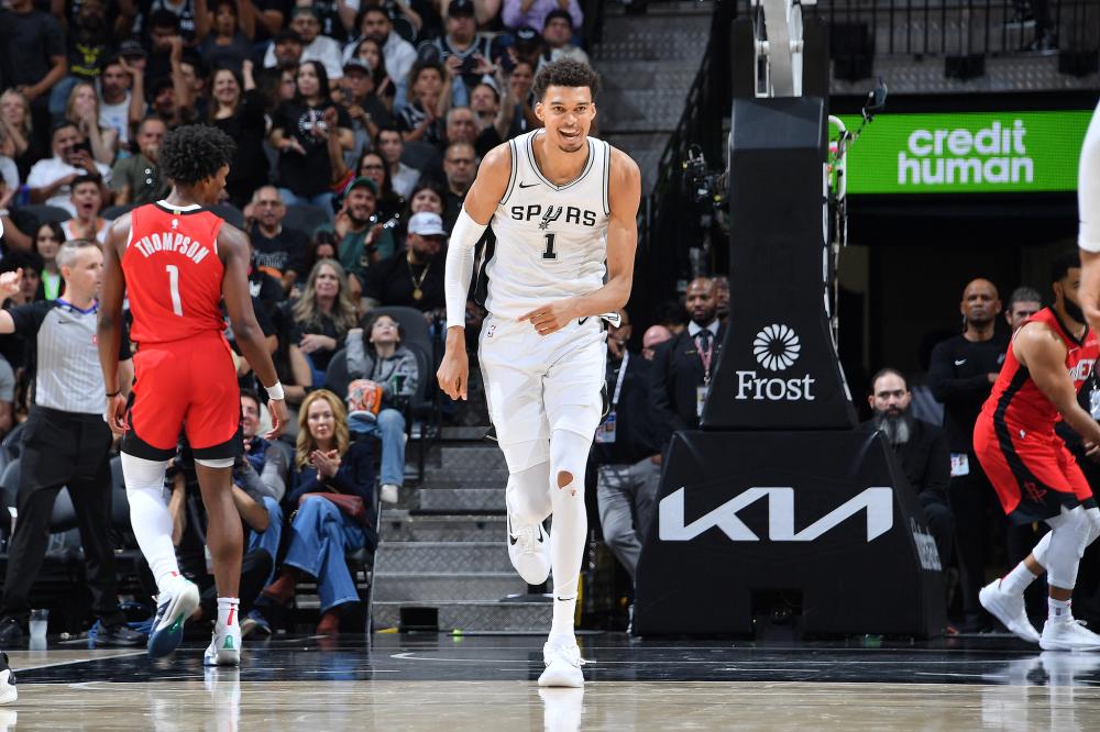 事件中的举 事件中的举